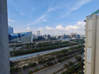 Dream Vibes Studio Apartment - Noida - 9
