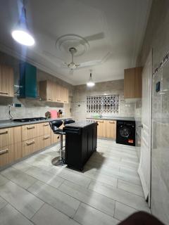 Serene 2 bedroom fully furnished house - Haatso - 6
