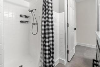 Park Shore Suites of Madeira Beach #5! Fall Promo, Newly Remodeled, Steps to the Beach and Pet Friendly! - #5 - 1