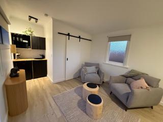 Mont-Eggo Boutique Garden Studio - New Town - 8