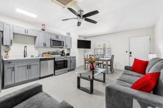 Park Shore Suites of Madeira Beach! Newly Remodeled, Steps to the Beach & Pet Friendly! - #2 - St. Pete Beach - 6
