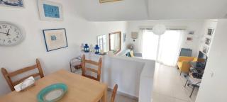 House by the beach - 3
