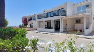 House by the beach - 0