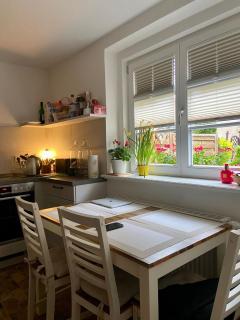 Südstadt-Perle - Haus mit 3 Zimmern, Küche und Garten - 0
