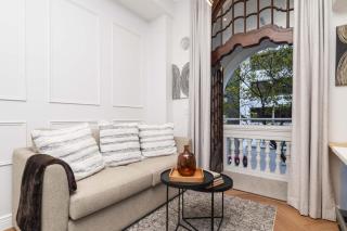 Modern Studio with Balcony – Venice House - 9