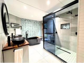 Forest Escape w Pool Jacuzzi Pizza Oven - 6