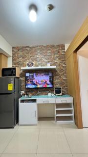 Shell Residence- Host by Pat - Manila - 2
