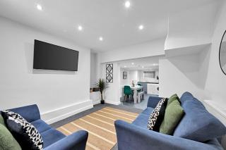 Kemble House - Air Host & Stay - 5 Bedroom, 5 Bathroom - Sleeping 10 - Prescot - 9