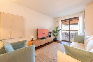 GuestReady - Sunny comfort with a balcony and pool - 4