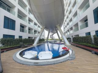 Vogue Opalz by Danube Studio with balcony - Dubai Science Park - Al Barsha - 9