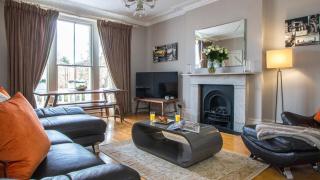 Super Chic 1-Bedroom Urban Hideaway - 1