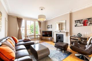 Super Chic 1-Bedroom Urban Hideaway - 3