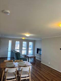 Secure 4BR Garage Whyalla - 7