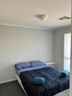 Secure 4BR Garage Whyalla - 5