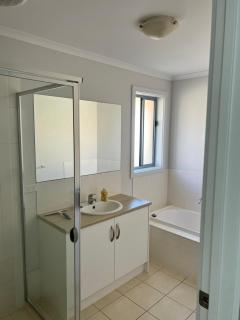 Secure 4BR Garage Whyalla - 3