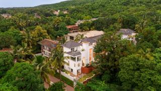 ELIVAAS Purple Coral Luxe 5-BHK Villa With Two Pvt Pools & Lift - Assagao - 7