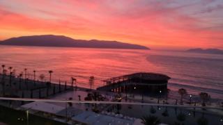 Beachfront Apartment 140 metters with Big veranda and big balcony seafront - Vlorë - 0