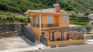 Oceanfront apartment with Terrace and Parking - 0
