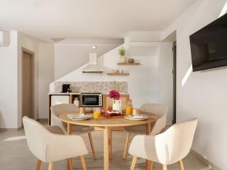 Alýria Sea Side Suites - Agios Nikolaos - 3