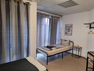 Zimmer F - Mönchengladbach - 0