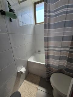 Cómoda y central habitacion matrimonial baño privado y parcking - Rancagua - 2