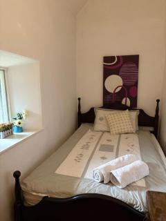Spacious 6 Bedroom Victorian Period Villa - Derry - 2