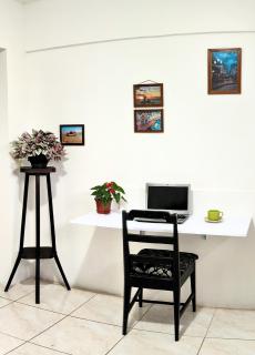 StayBr Floripa - Studio Cravo e Canela - Aconchego e privacidade, ideal para casais, com cozinha completa, ar-condicionado, Wi-Fi, vaga de garagem, excelente custo benefício, lugar tranquilo entre as praias dos Ingleses e Moçambique - Florianópolis - 2
