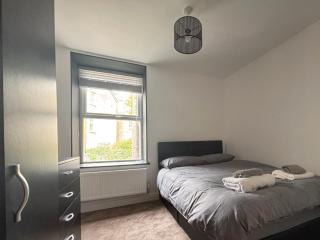 Stunning 4 Bed Coastal Apartment, Flat 1 - Aberystwyth - 6
