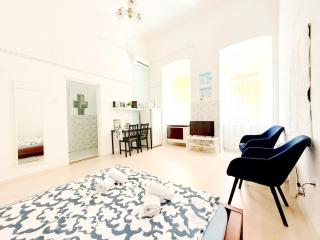 FREE PARKING GARAGE! Downtown apartment, Best location! - Budapeste - 4