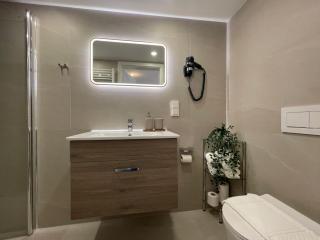 Five Studios - Premium Rooms with King Size Bed, Kitchen, AC, close to Ramstein Air Base - Ramstein-Miesenbach - 7