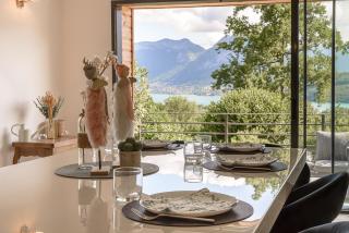 Villa Serenya Designer-Renovated Farmhouse with Panoramic Views of Lake Annecy by LLA Selections - Saint-Jorioz - 8