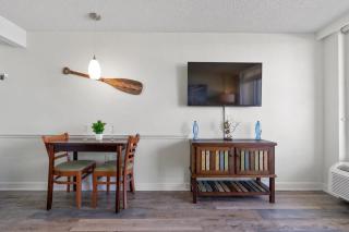 Oar Life By StayMareni - Oceanfront Suite - 5