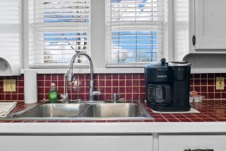 Diamond Waters near DFW & Stadium , Private Pool - 1