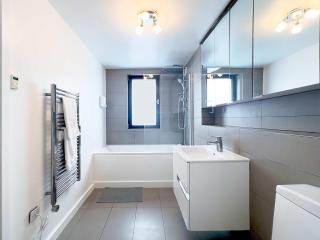 Beautiful London Townhouse - 5 mins from Queens Road Station - Londra - 2
