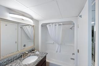 Beach Haven by StayMareni - Oceanfront 1BR - Myrtle Beach - 6
