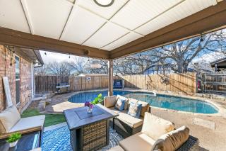 Diamond Waters near DFW & Stadium , Private Pool - Fort Worth - 0