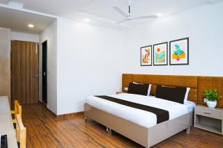 Super Hotel O Sky Suites Hotel Noida Sec 44 Near botanical Metro - Noida - 0