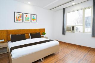 Super Hotel O Sky Suites Hotel Noida Sec 44 Near botanical Metro - Noida - 4