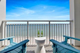Ocean Breeze by StayMareni - King Suite - Myrtle Beach - 9