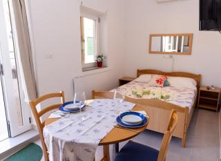 B studio apartment near the beach with sea view - Kaštela - 9