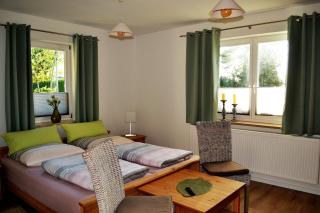 Neue moderne Ferienwohnung, separater Eingang, Seenähe - - 3