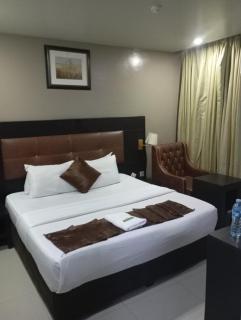 Oakspring Hotel and Luxury Suites - 7