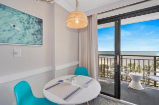 Surf Pavilion by StayMareni - Neon 2 Queen Beds Suite - 8