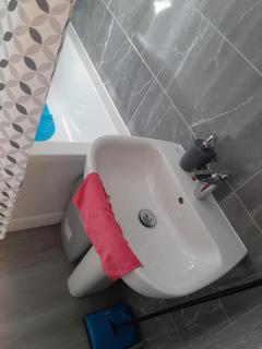 Newly renovated & furnished luxury bedroom - 8