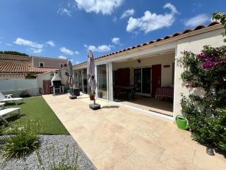 Spacieuse et belle villa climatisée pour 9 couchages, Wifi, piscine commune, 250 m de la plage dans résidence LRMA6465 - 9