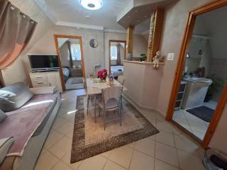 Liliom Apartman - Mezőkövesd - 8