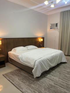 شقة ثلاثة غرف نوم وصالة - 8