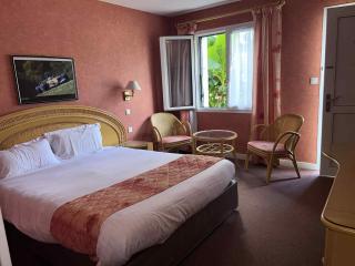 Logis Hôtel du Pont Neuf - 1
