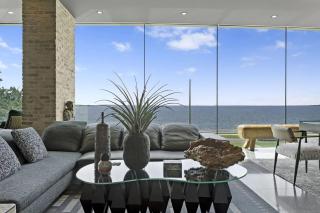 Ultra-private Waterfront Penthouse - Tampa - 2