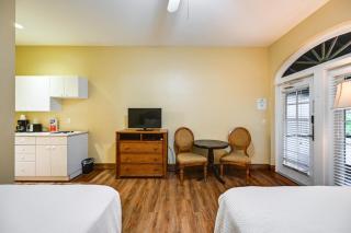 Naples Escape with Community Pool and Marina View! - Naples - 4